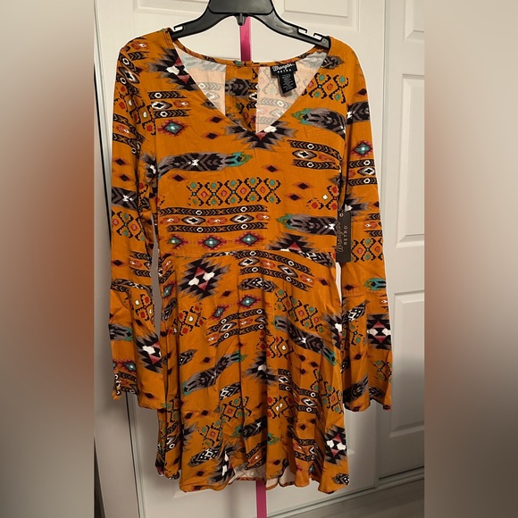 Wrangler Aztec Print Dress - Picture 4 of 8